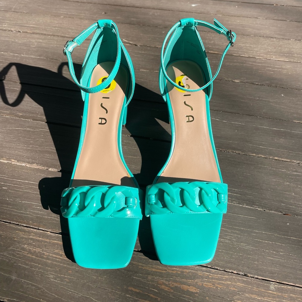 Unisa Sandals. Size 9. Worn once.